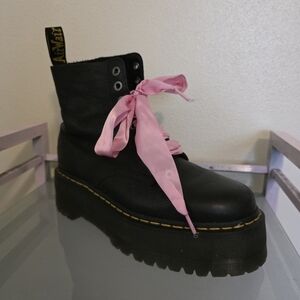 Dr. Martens JADON III with Pink Laces